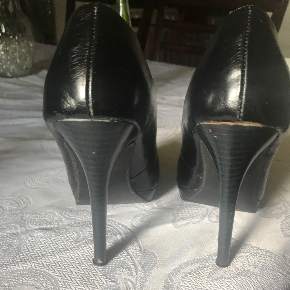 Size 6 pumps - Picture 7 of 8